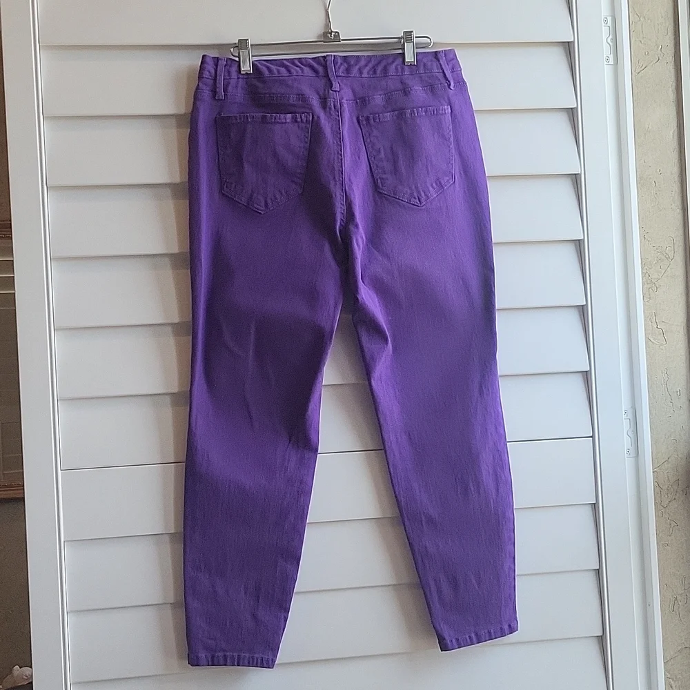 Jeans - Picture 2 of 5